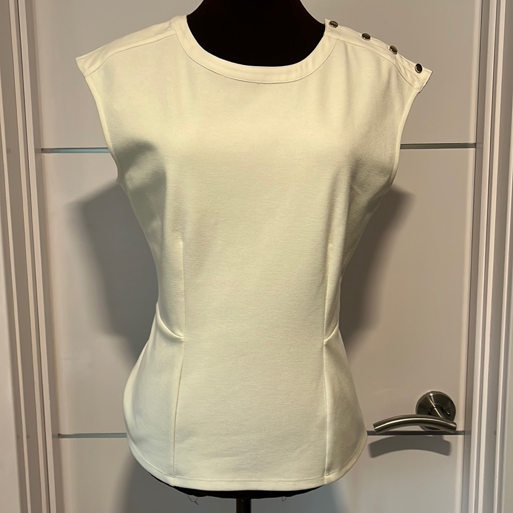 Ann Taylor peplum sleeveless elegant blouse cream- white size M - Picture 2 of 7